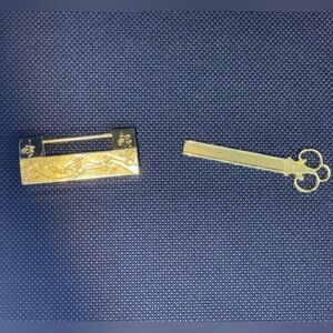Golf toned key and lock. Super cute